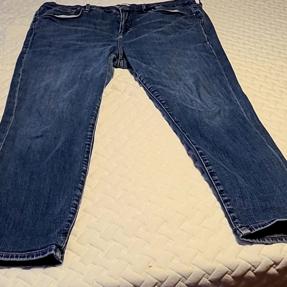 Good American Good Leg Cropped Jeans.